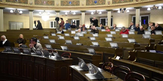 Sjednica Gradske skupštine odgođena jer se vladajući nisu pojavili