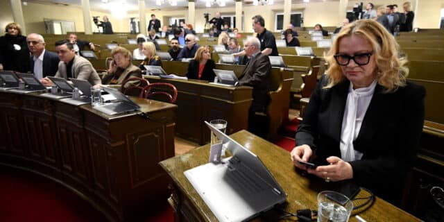 Zagreb: Nakon što su skupili kvorum za početak Gradske skupštine, HDZ zatražio stanku