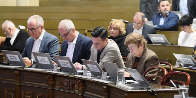 Zagreb: Nakon što su skupili kvorum za početak Gradske skupštine, HDZ zatražio stanku