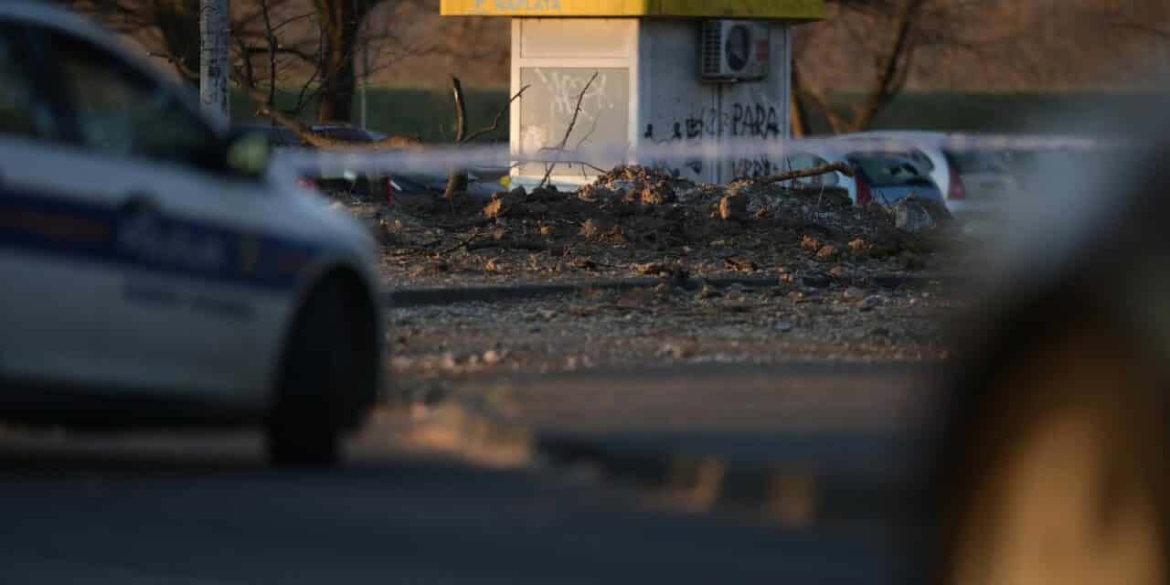 Na Jarunu specijalizirani timovi, pronađen krater i dva padobrana