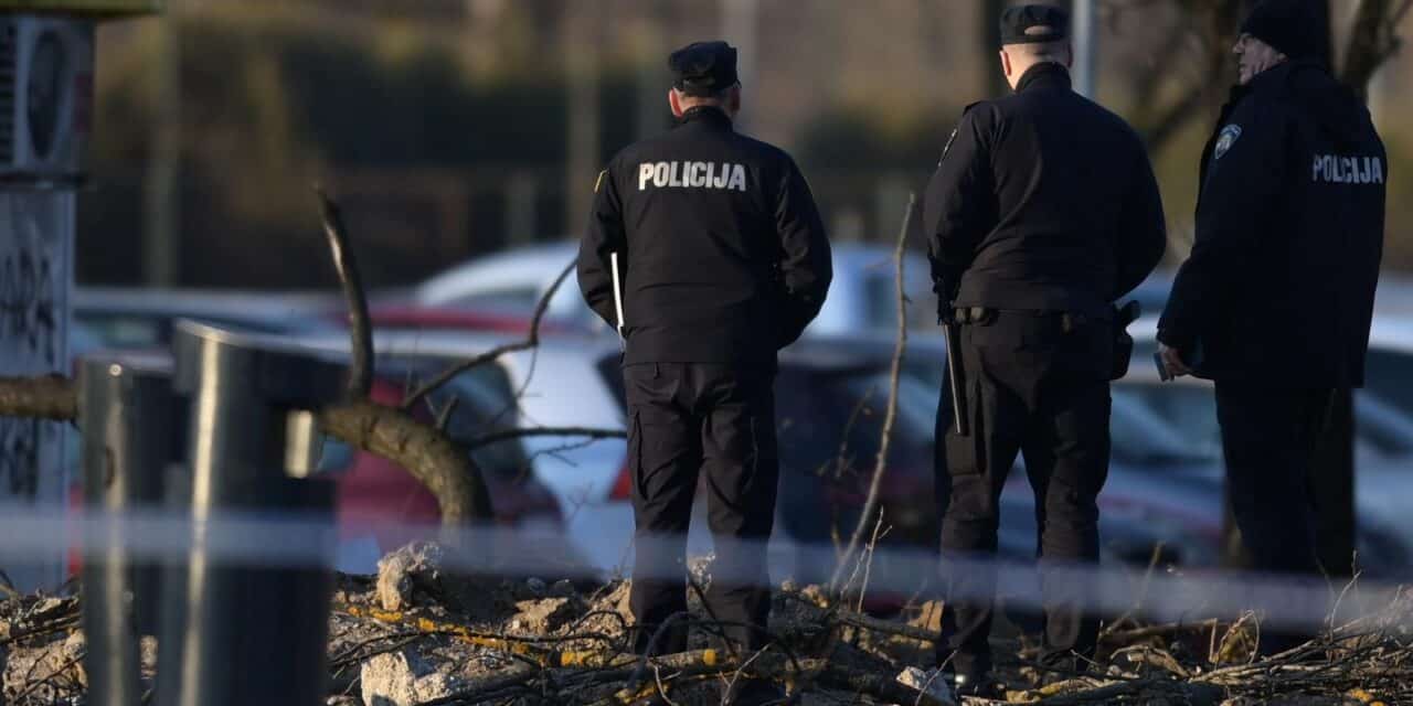 Na Jarunu specijalizirani timovi, prona?en krater i dva padobrana