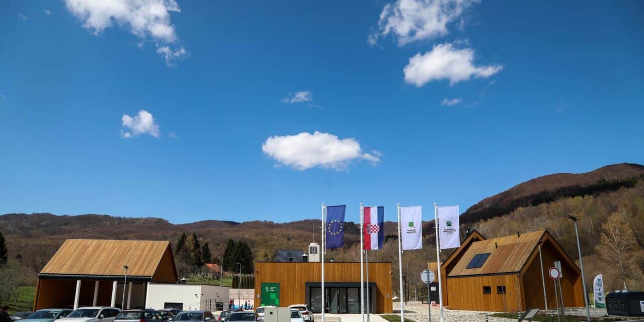 Na �umberku sve?ano otvoren Posjetiteljski centar So�ice