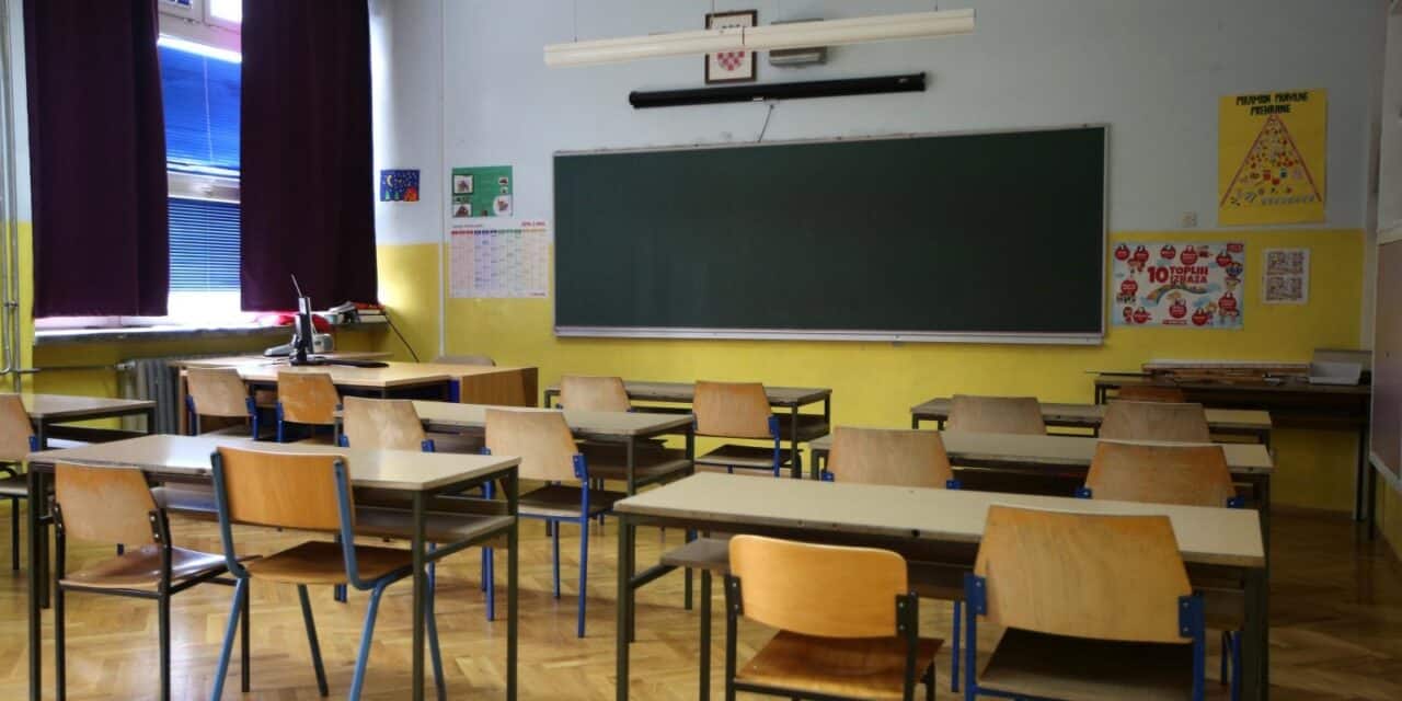 Šibenik: Škole nakon mjesec i pol otovorile svoja vrata, mali odaziv učenika
