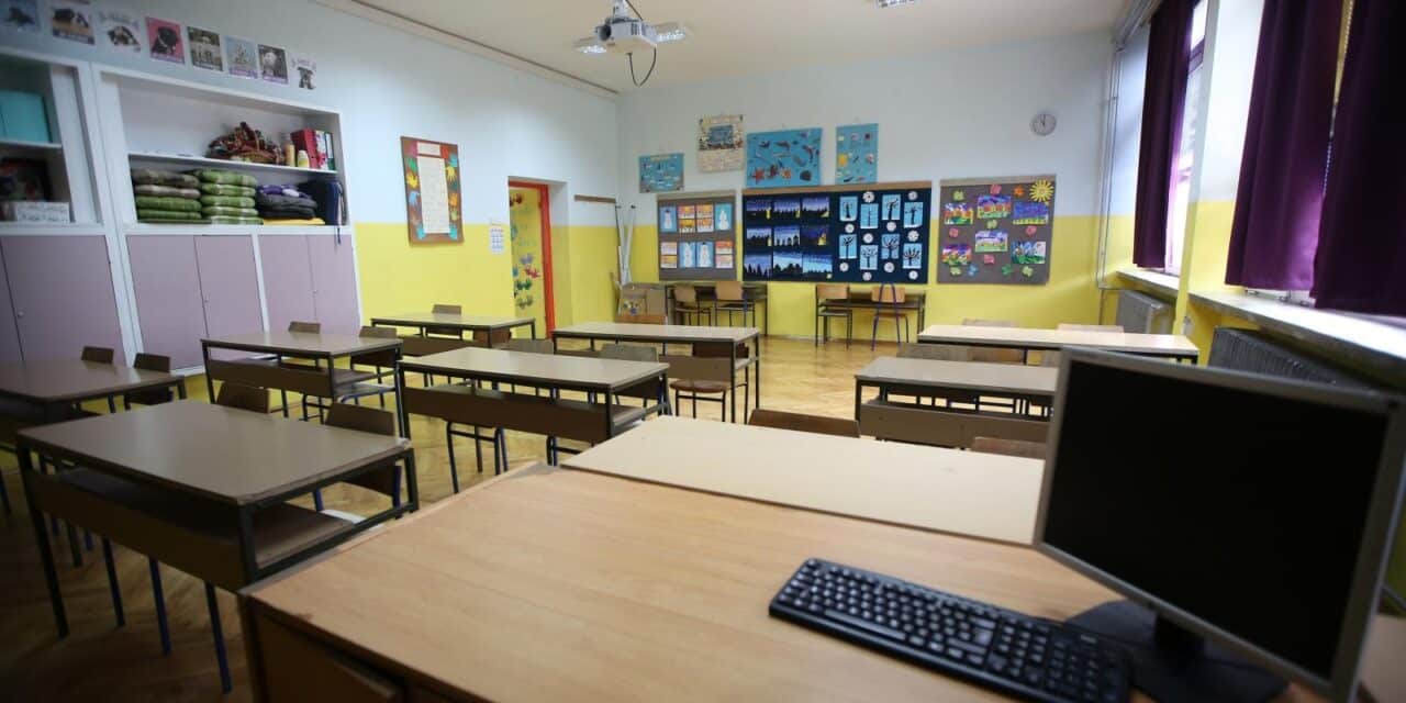 Šibenik: Škole nakon mjesec i pol otovorile svoja vrata, mali odaziv učenika
