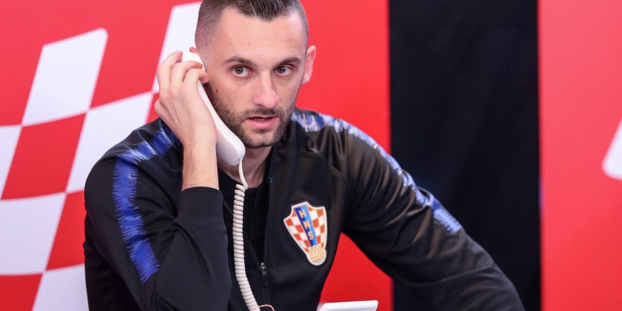 Zagreb: Poznati na humanitarnoj večeri Vatreno srce u call centru primali pozive građana