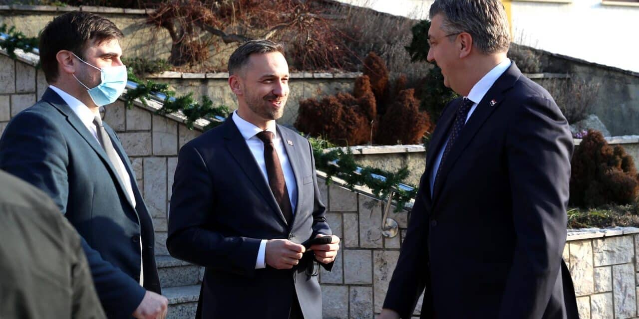 Andrej Plenković započeo posjet Novskoj sastankom s gradonačelnikom Piletićem