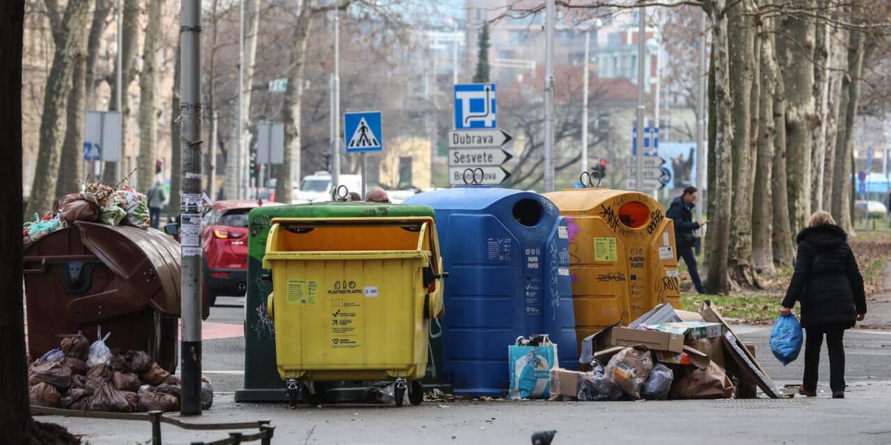 Nagomilano smeće u centru Zagreba