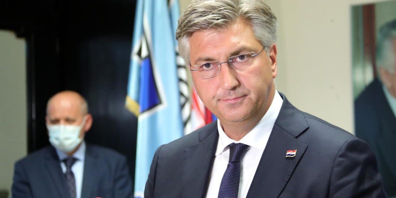 Zagreb: Andrej Plenković dao izjavu medjima nakon sjednice Predsjedništva HDZ-a