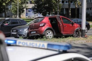 Zagreb: Sudar dva automobila kod naselja Dugave