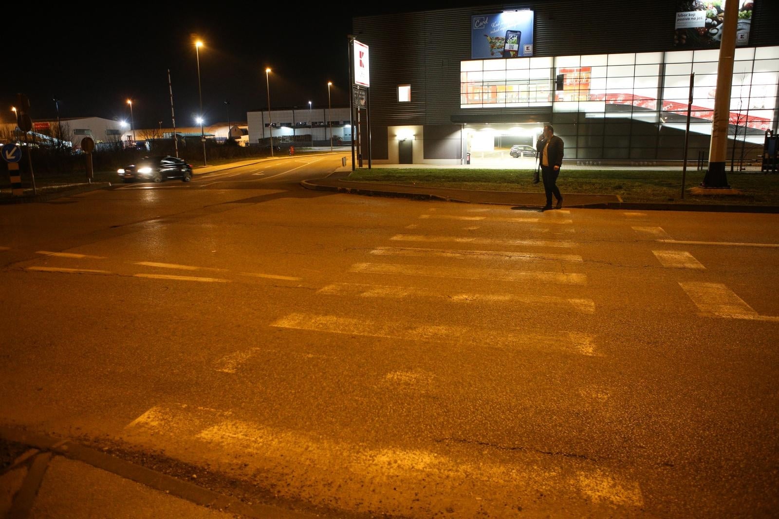 Zagreb: Vozač na zebri udario dvoje djece