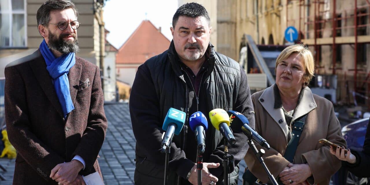 Udruga  U ime obitelji održala je konferenciju za medije na Trgu sv. Marka