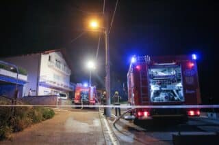 Zagreb: Požar na krovištu kuæe u Graèanima
