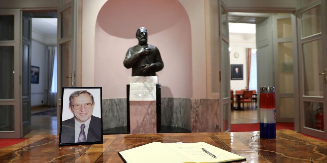 Zagreb: U Saboru otvorena knjiga žalosti za preminulog glumca Martina Sagnera