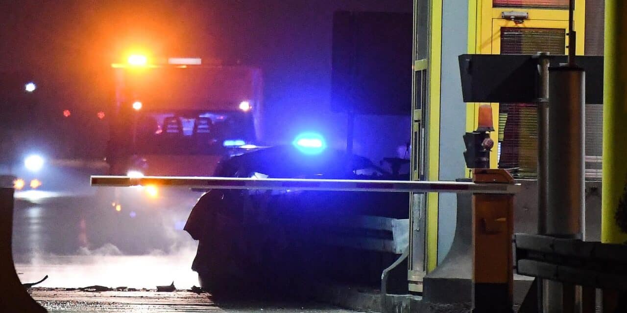 Na naplatnim postajama Sveta Helena automobilom se zabio u betonski razdjelnik i poginuo