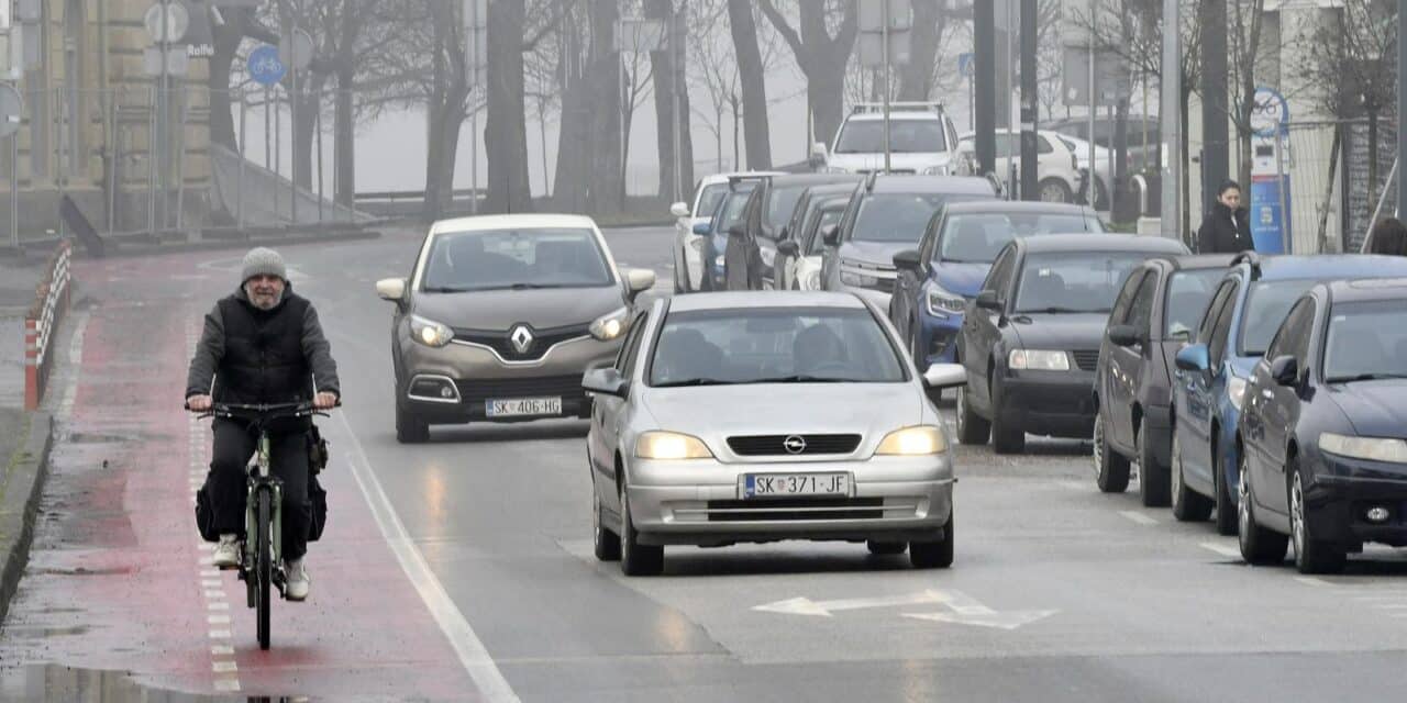 Sisak: Cijelo prijepodne grad je bio prekriven maglom