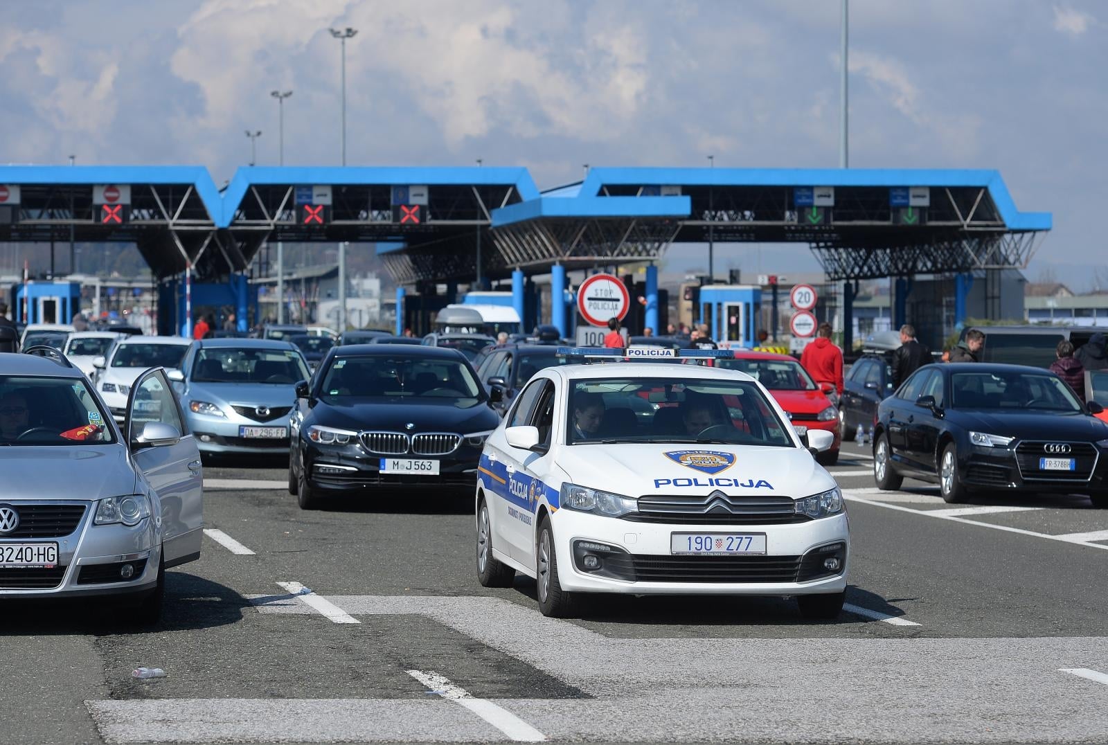 Velike gužve na graničnom prjelazu Bregana zbog epidemije koronavirusa