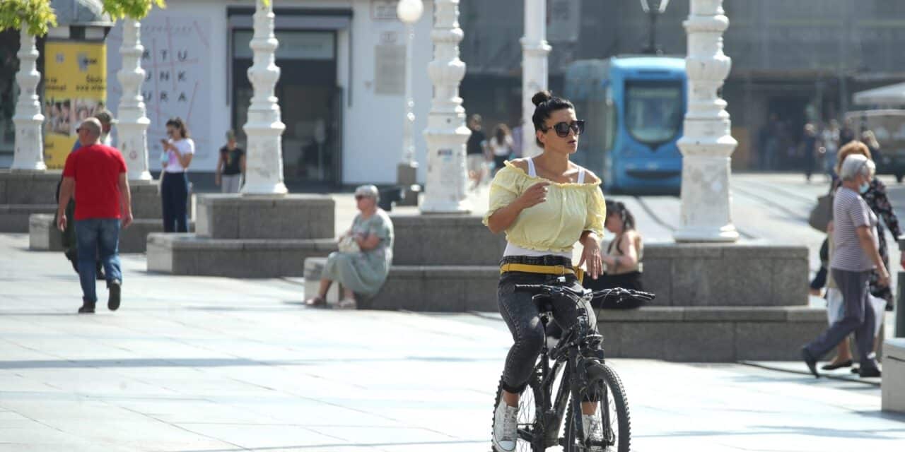 Zagreb: Građani uživaju u toplom poslijepodnevu