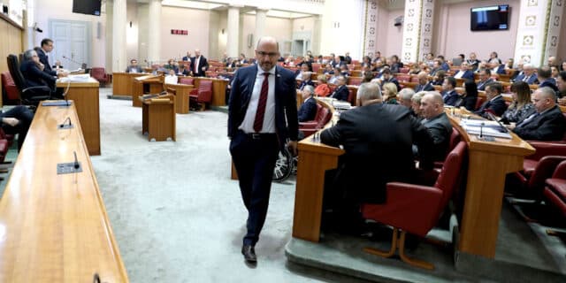 Zagreb: Nastavljena sjednica Sabora glasovanjem o raspravljenim točkama
