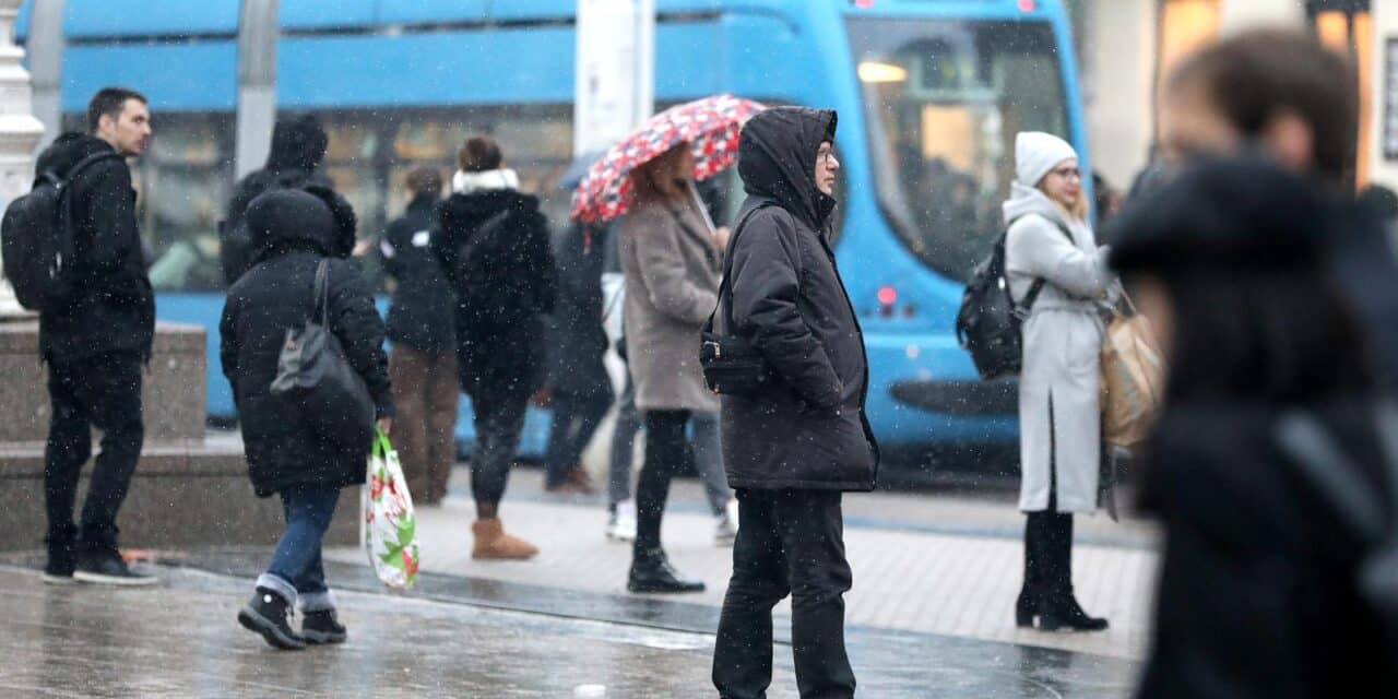 U Zagrebu od jutra pada susnježica