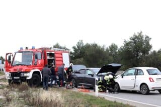 Nedaleko Šibenika u sudaru dva automobila jedna osoba prevezena u bolnicu