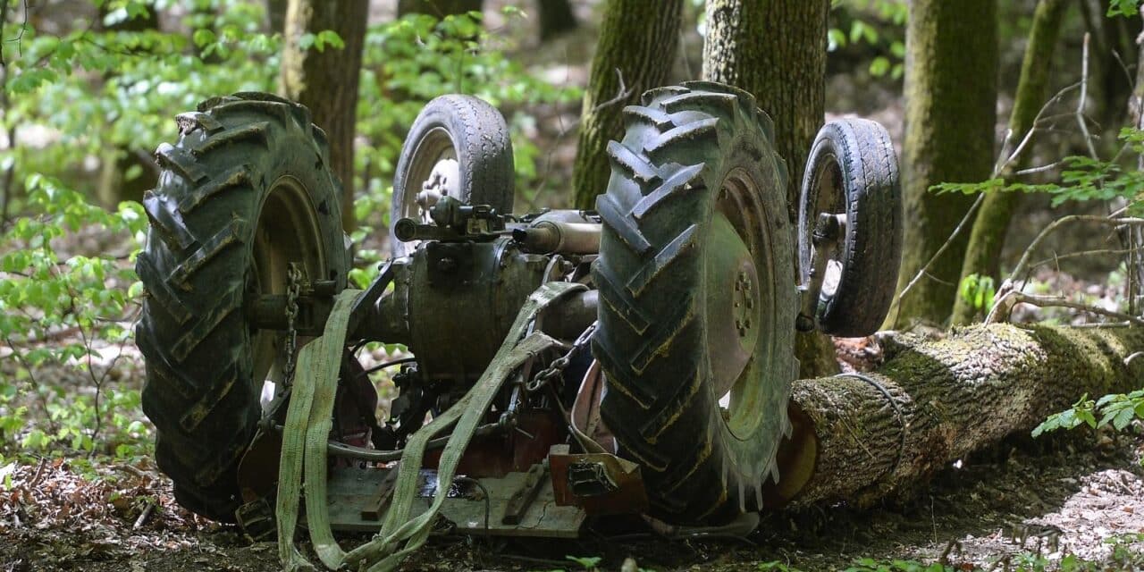 Zagreb: Prevrnuo se s traktorom i poginuo