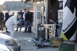 Eksplozivom raznesen bankomat na Rimskom trgu u Kerestincu