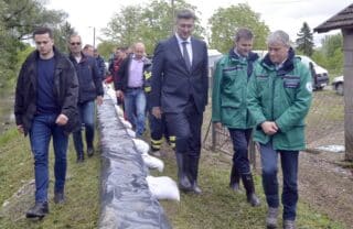 Jasenovac: Plenković na sastanku Stožera za obranu od poplava Sisačko-moslavačke županije