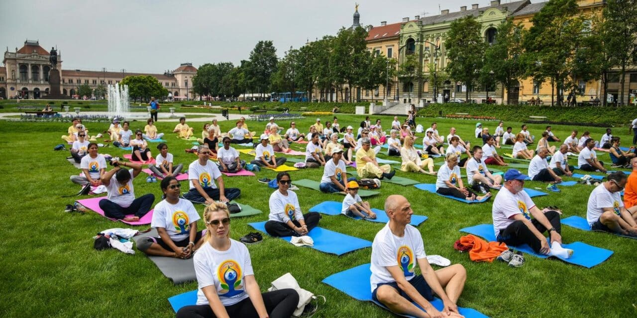 Zagreb: Međunarodni dan Yoge održan na Trgu kralja Tomislava