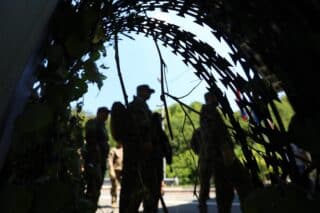 Slovenska vojska uklanja žilet žicu na graničnom prijelazu Vivodina – Krmačina