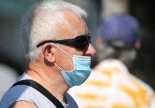 Šibenik: Građani u sve većem broju nose zaštitne maske i na otvorenom