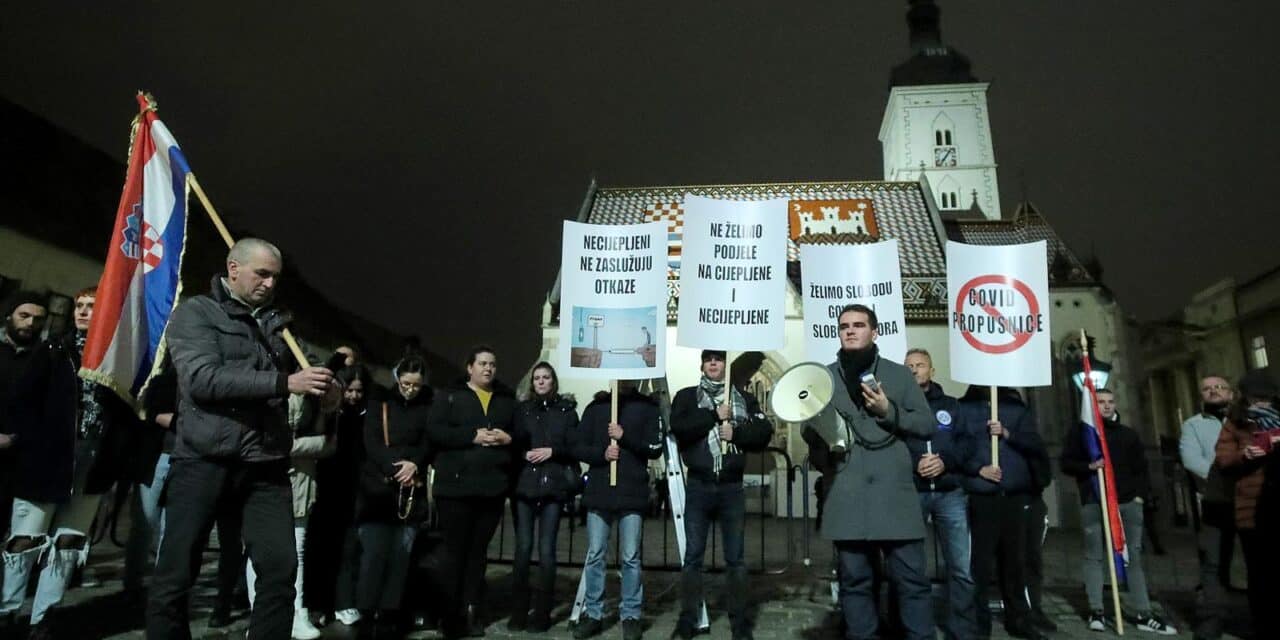Prosvjednici i večeras na Markovu trgu protiv uvođenja covid-potvrda