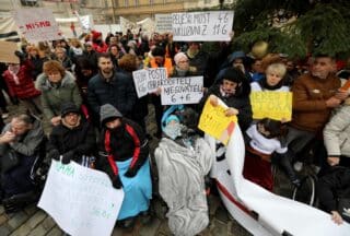 Zagreb: Prosvjed na Markovom trgu Udruge obitelji djece s teškoćama u razvoju “Sjena”