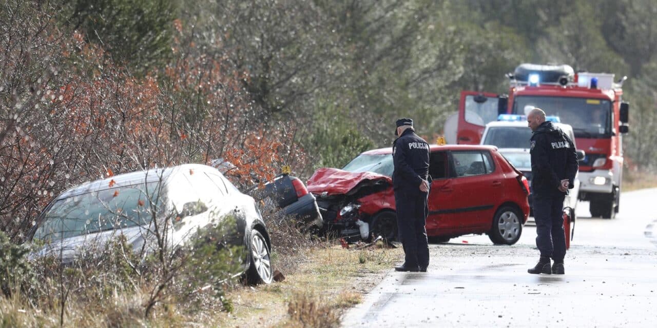 Dvije osobe poginule u prometnoj nesreći kod Šibenika