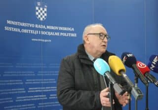 Stjepan Topolnjak obratio se medijima nakon sastanka i dao izjavu o neuspjelim pregovorima s Vladom