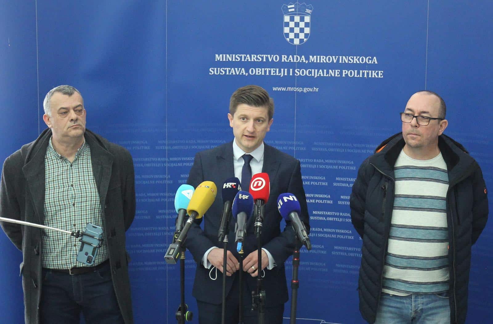 Izjava za medije po završetku sastanka pregovaračkih odbora Vlade i predstavnika sindikata