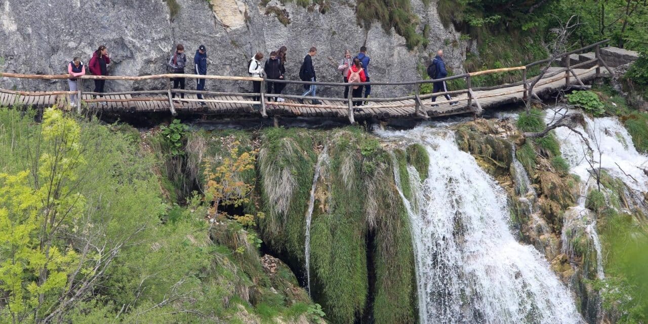 Niske cijene privukle brojne domaće turiste u Nacionalni park Plitvička jezera