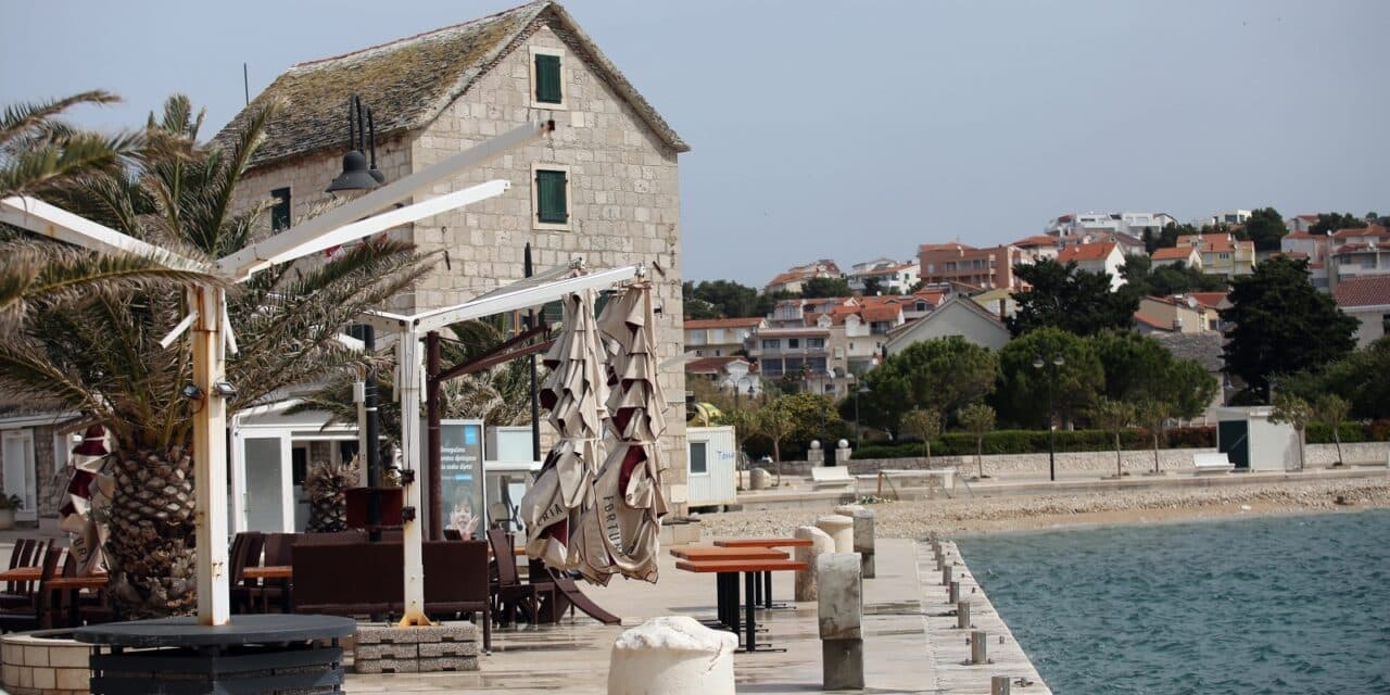 Primošten se priprema za turističku sezonu nakon popuštanja mjera zaštite od Covida-19