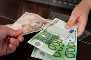 Zagreb: Ilustracija mijenjanja kuna u eure