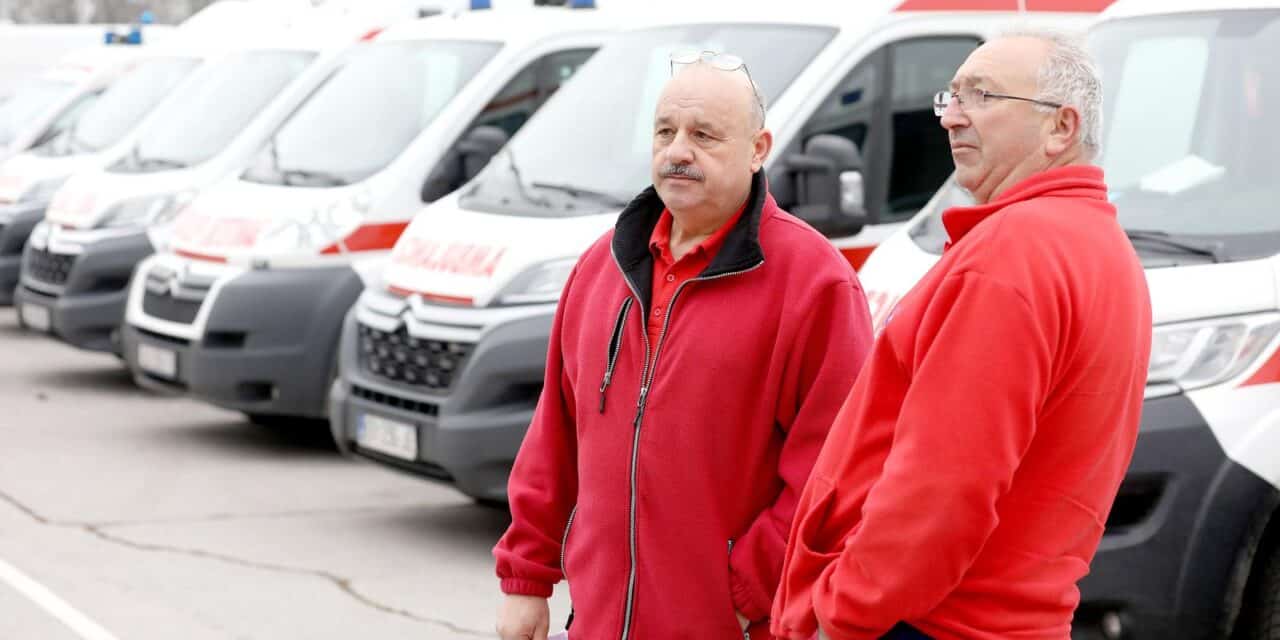 Zagreb: Vozači sanitetskog prijevoza ispred KB Dubrava počeli štrajk