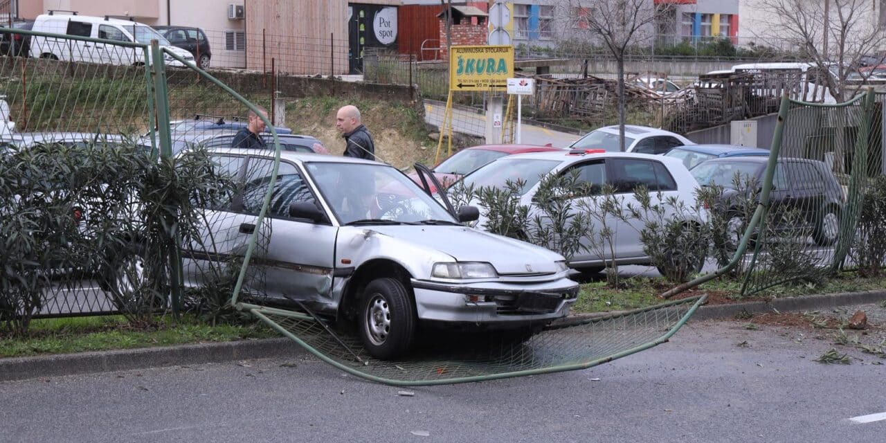 Split: U Vukovarskoj ulici izgubio nadzor nad automobilom i probio zaštitnu ogradu