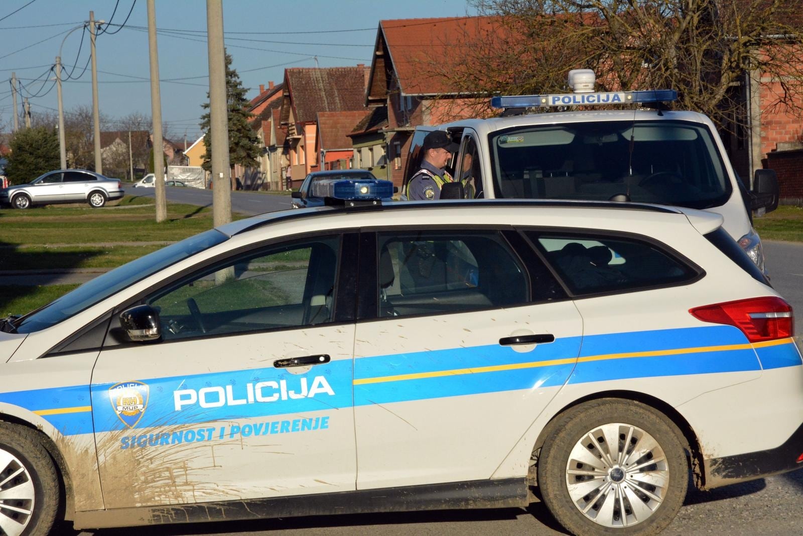 Pozega – U prometnoj nesreci u Zagradju automobil naletio na petogodisnju djevojcicu