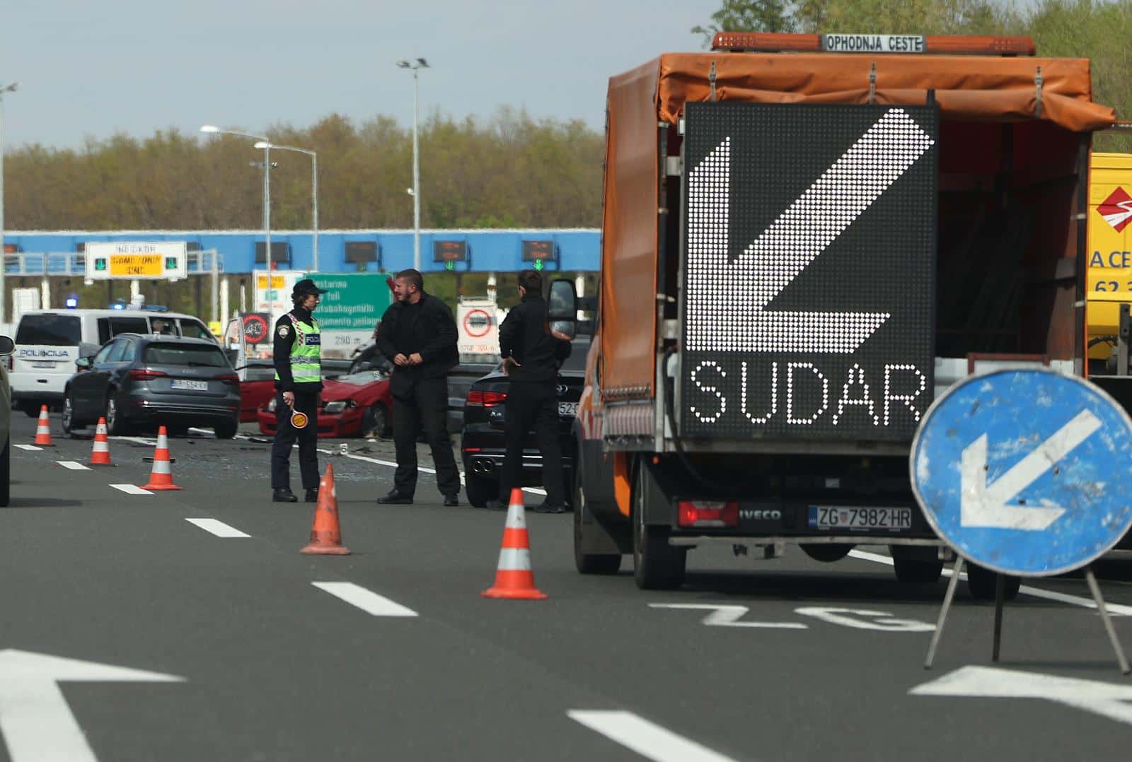 Jedna osoba poginula u nesreći na A1 kod naplatne postaje Demerje