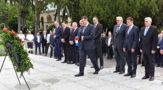 Zagreb: HDZ položio vijence na Tuðmanovom grobu