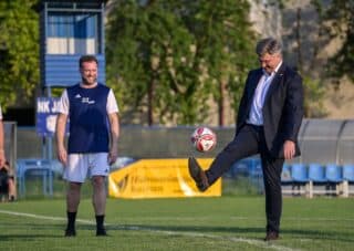 Zagreb: Andrej Plenković pokazao svoje nogometne vještine