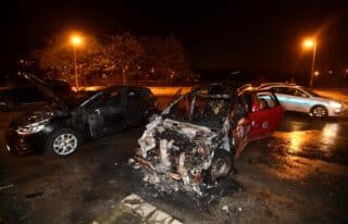 Zagreb: Nakon što se jedan automobil zapalio požar je zahvatio još dva