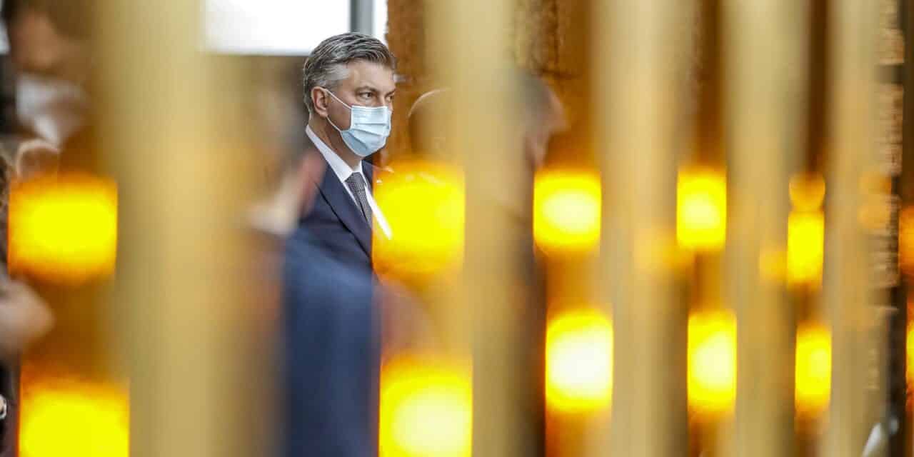 Zagreb: Andrej Plenković u NSK  sudjelovao na otvorenju izložbe Žrtva Vukovara 1991.