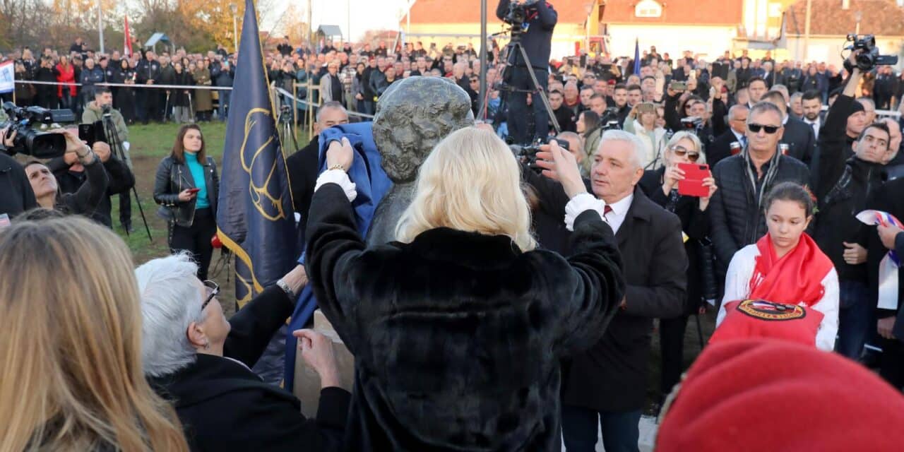 Vukovar: Održana ceremonija otkrivanju spomenika koji je posvećen Kati Šojić i sinovima