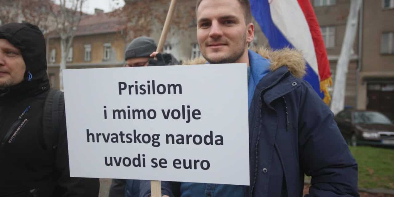 Zagreb: Prosvjed Udruge Hrvatski ratnik za očuvanje kune