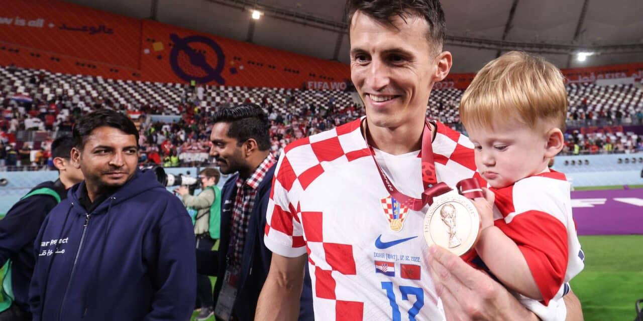 KATAR 2022 – Brončani reprezentativci fotografirali se sa svojom djecom