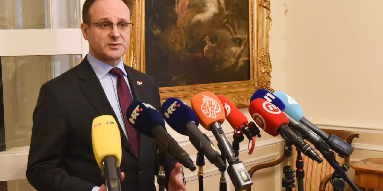 Zagreb: Predstojnik Ureda premijera Zvonimir Frka Petešić dao je izjavu o obnovi stana